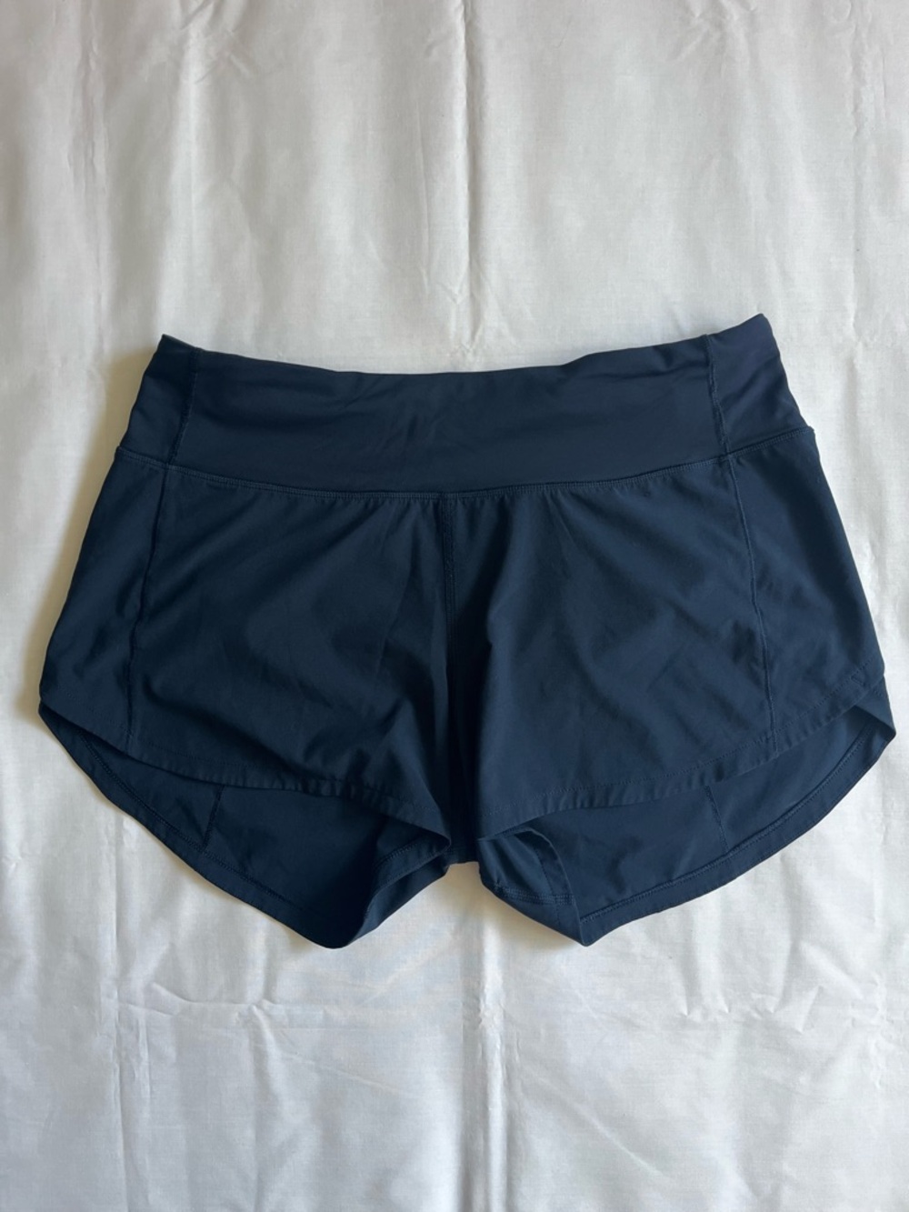 Lululemon. Size 6. Navy Blue ‘Speed Up’ Shorts (“liner-less“).